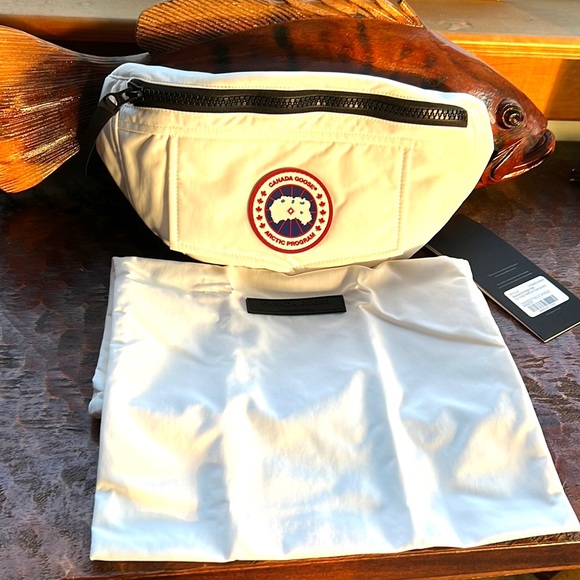 Canada Goose x Angel Chen Waistpack Waist bag New w/tags very limited edition - Picture 5 of 14